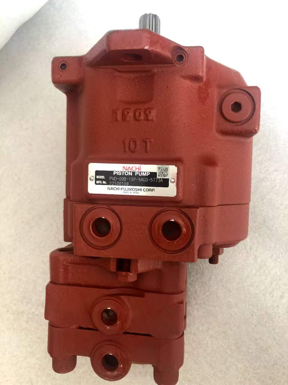 Genuine Nachi PVD-00B-15P Hydraulic Main Pump OEM Part No.RC101-61220 for Kubota U15 Mini Excavator