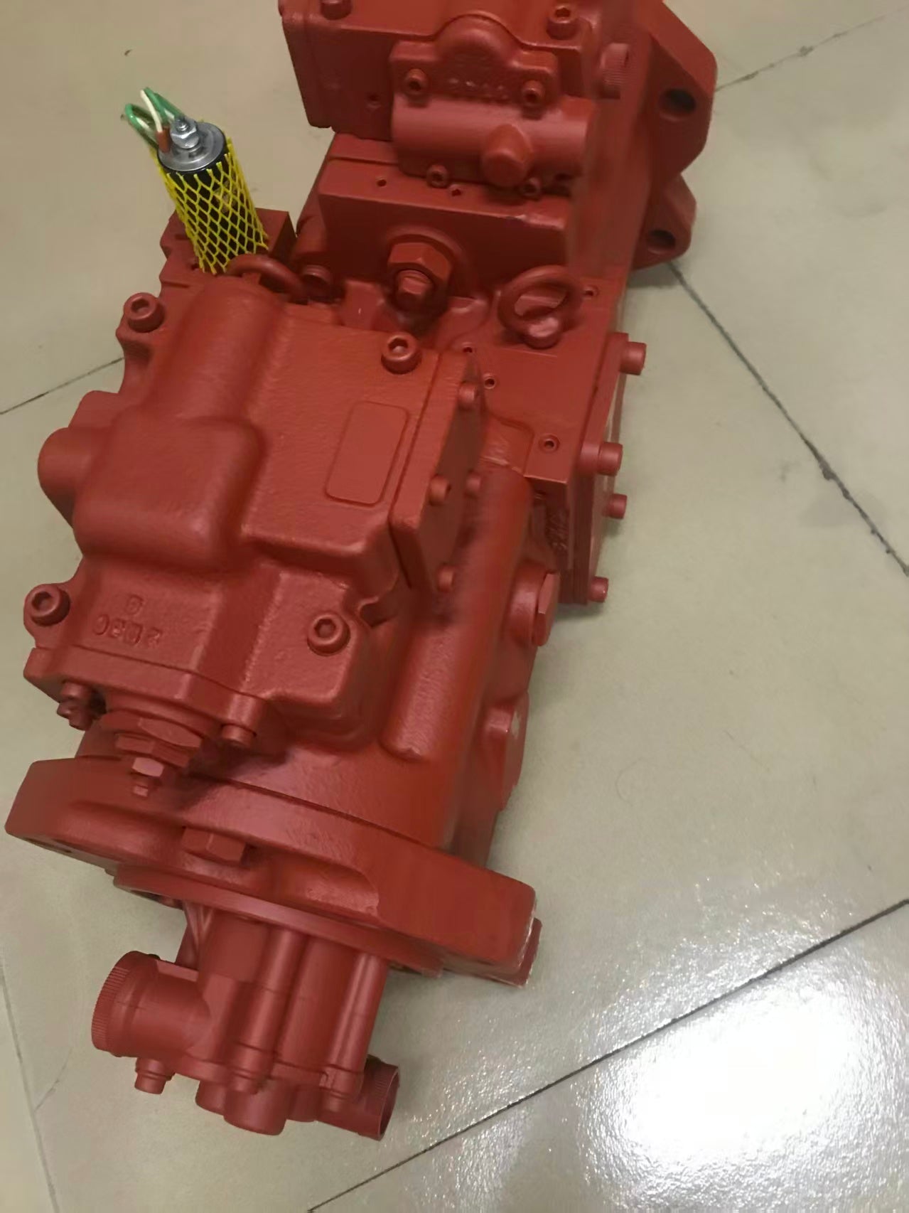 Genuine Korea Kawasaki K3V112DTP Hydraulic Main Pump OEM Part No.31Q6-10020 for Hyundai R225-9T Excavator