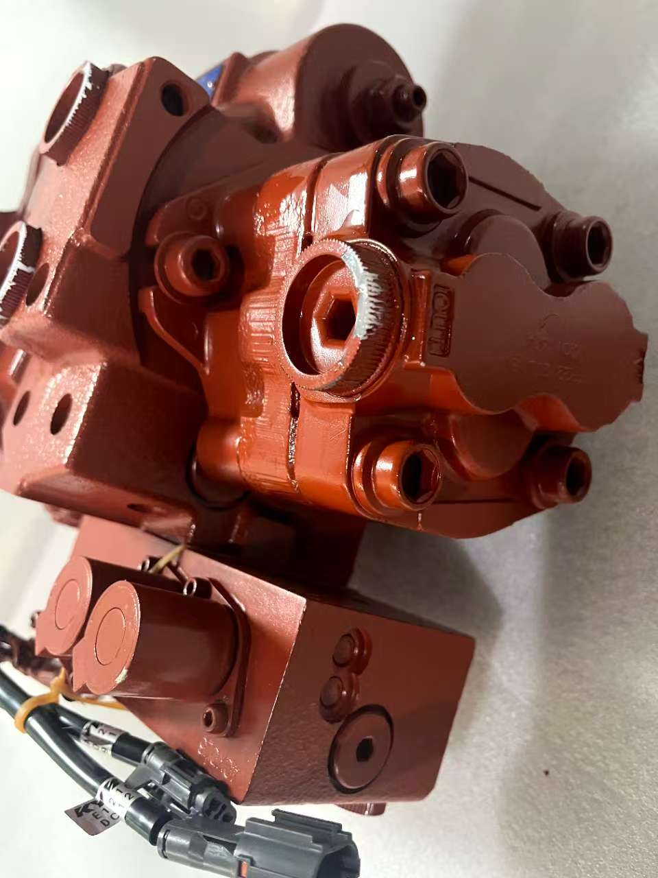 Genuine KYB PSVD2-17E Hydraulic Pump for Yanmar 35 Excavator, OEM Part No. 172458-73400