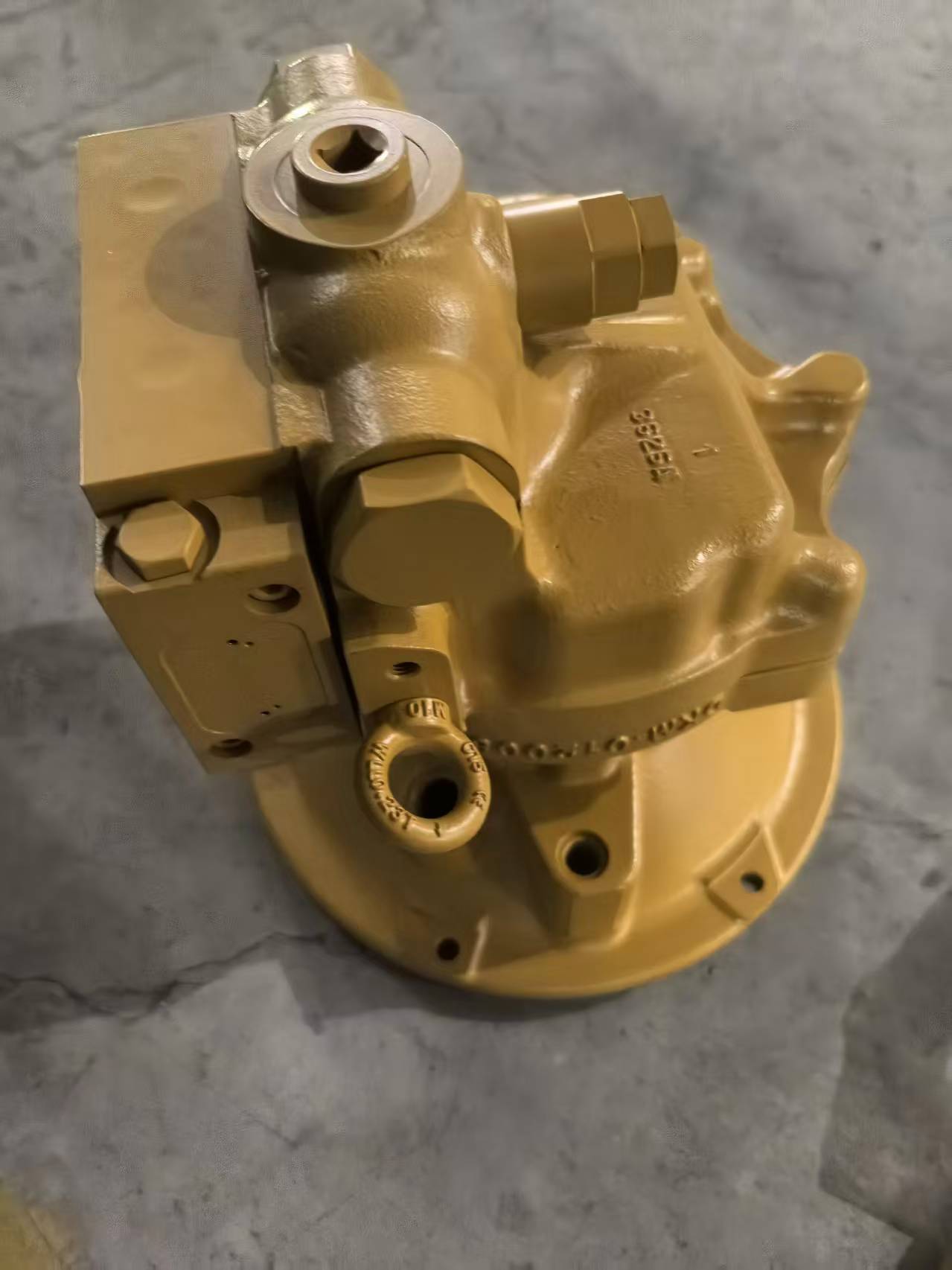 Komatsu PC240-8 Swing Motor 708-7G-01130